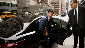 what-to-know-before-you-hire-a-luxury-vehicle